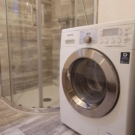 C Apartment *